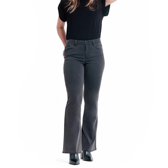 1822 Denim Denim - 1822 Denim 29” Better Butter Midrise Slim Boot Jeans. Size 6P/28P.